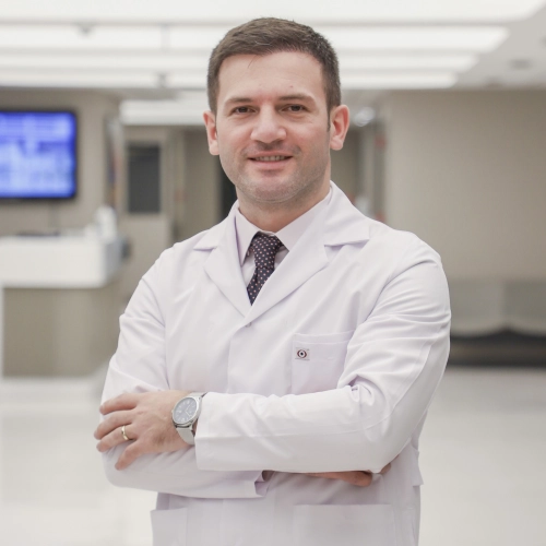 UZMAN DOKTOR VÜQAR ALAKBAROV